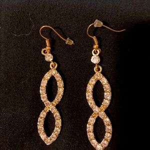 Rhinestone figure 8 classic earrings